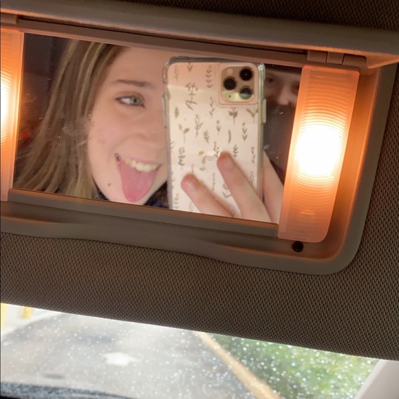 Meet your Posher, Mackenzie - Picture 2 of 4